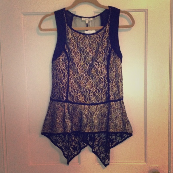 NWT Gorgeous gold and black lace peplum top