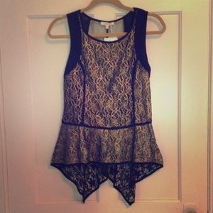 NWT Gorgeous gold and black lace peplum top