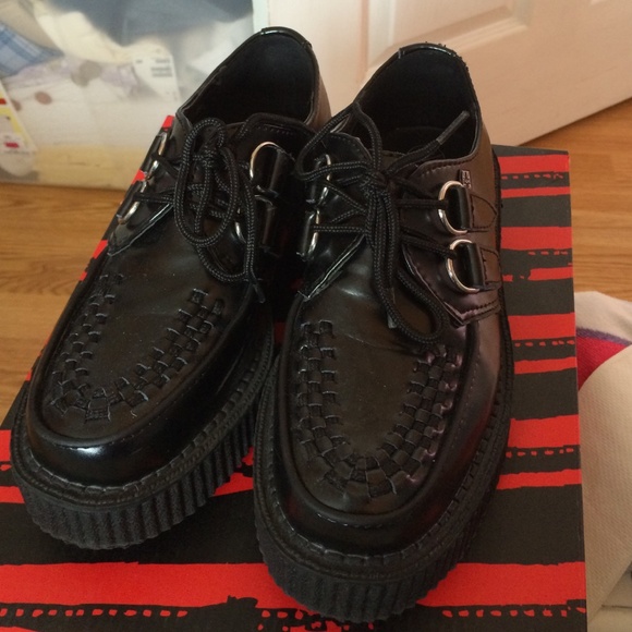 T.U.K CREEPERS size 5