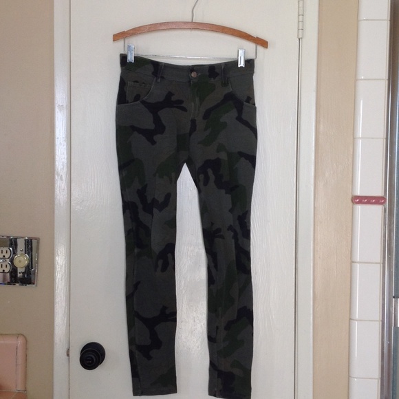 Camo leggings