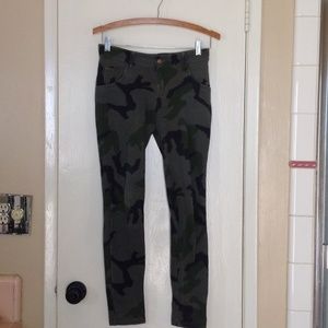 Camo leggings