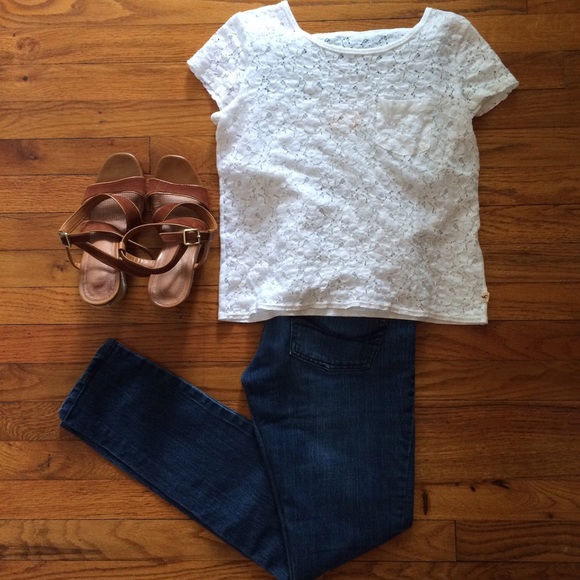 White Lacey Hollister with front pocket
