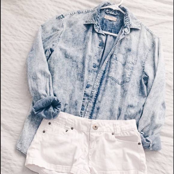 UO Destroyed-Washed Shirt