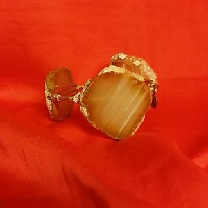 Neutral stone Bourbon  and Boweties