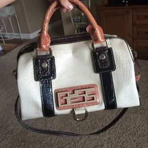 Guess cream and orange purse