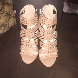 Cute nude heels( only worn once)