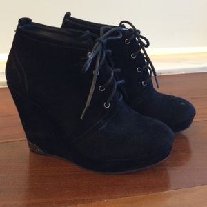🎉MDW SALE 🎉Vince Camuto black booties