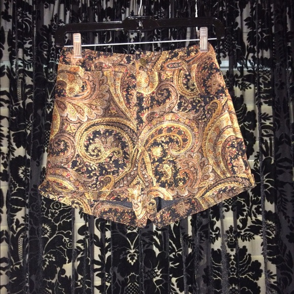 🚫SOLD🚫RARE MINKPINK HENDRIX SHORTS - Picture 3 of 4