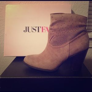 NEW! Stone colored bookie.