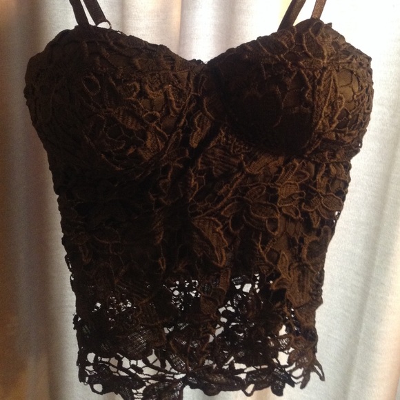 TRADED: Black lacy pattern crop top