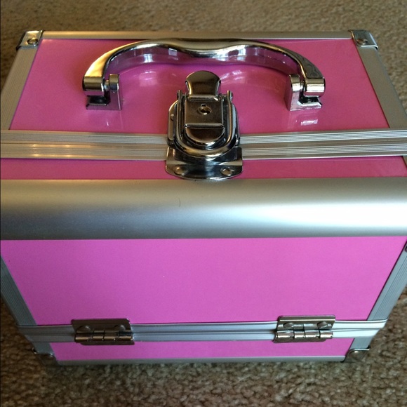 ❌❌SOLD❌❌Super cute pink small caboodle