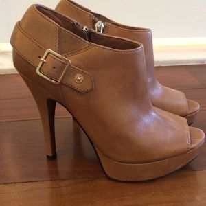 🎉MDW SALE🎉Beige Enzo heels