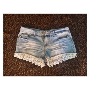 Forever 21 Denim with Lace Shorts Size 28
