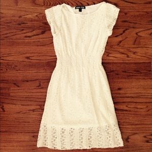 🎉PRICE DROP🎉Vintage, lace cream dress