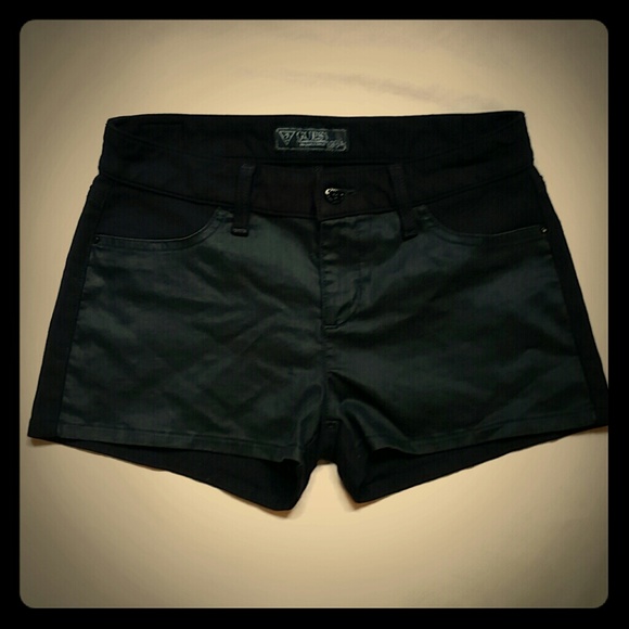 Guess Mid-High Rise Black Shorts