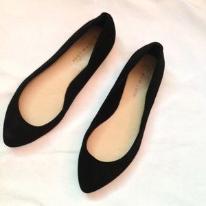 Black Pointy Flats