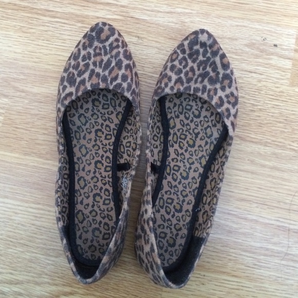 Leopard flats