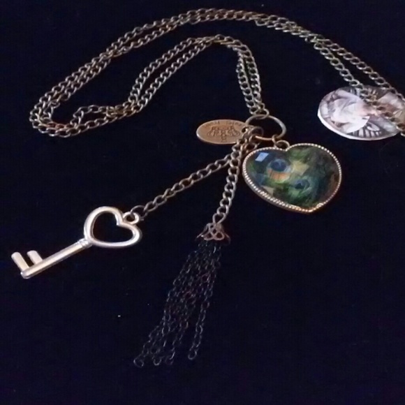 Hearts of shapes tassel 13in necklace