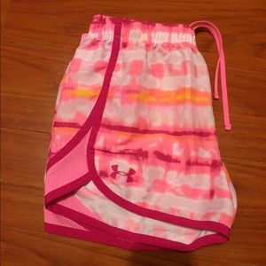 underarmor shorts tie design, great condition