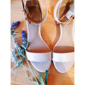 ⬜️ASOS White Heeled Sandals◽️