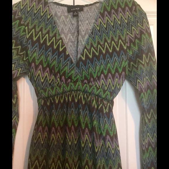 Stunning Chevron Print Empire Waist Dress - Picture 2 of 4