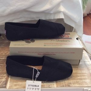 Brand New Black Bobs