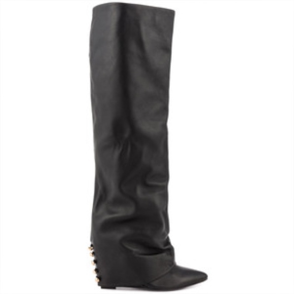 Cute London Trash knee boots.