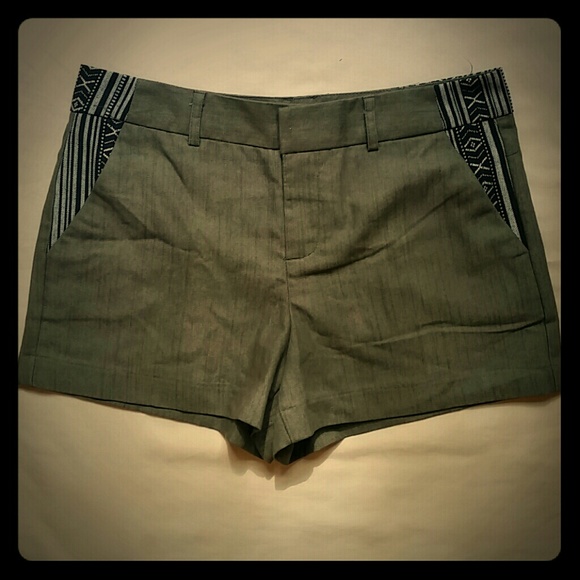 Army Green Midrise Shorts w Tribal Print Accent