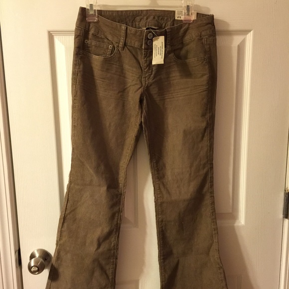 American Eagle Tan Corduroy pants. Artist size 6