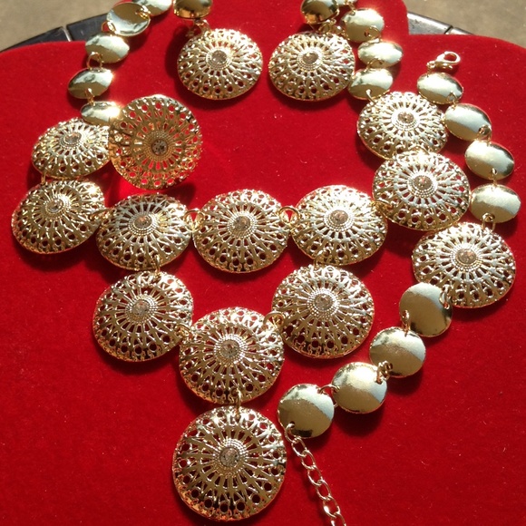 4pcs 18k Gold plated set. - Picture 2 of 3