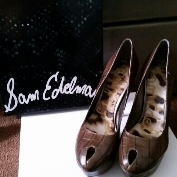 Brand new original peeptoe crocodile brown shoes