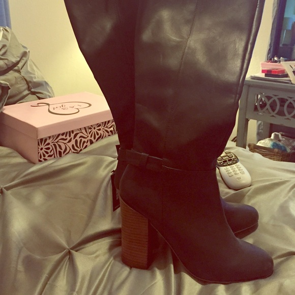 Express Black boots size 8