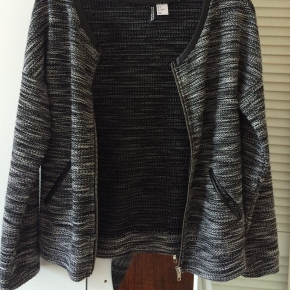 ⭐️Super cute /fitted/ professional!