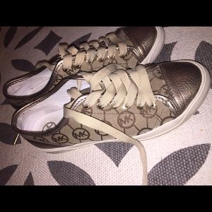 AUTHENTIC MICHAEL KORS SHOES
