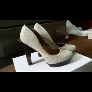 FINAL REDUCED PRICE distressed pumps -jessica