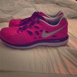 Pink Dual Fusion Nikes!