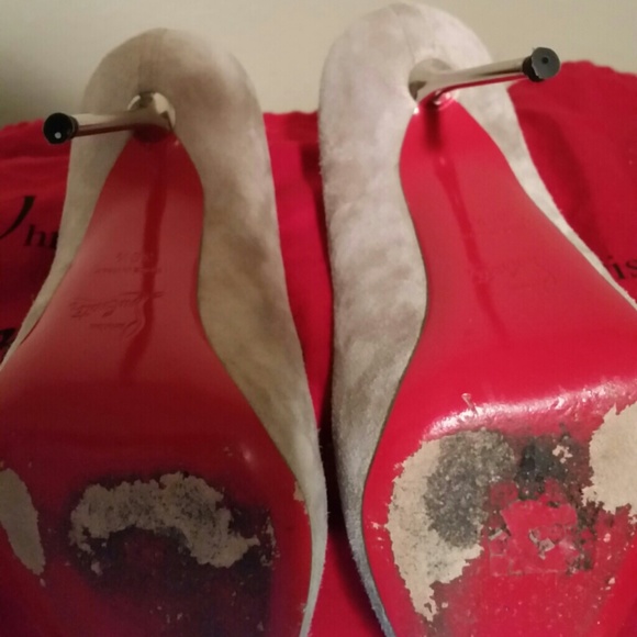 ***SOLD***Louboutin Grey Suede Ecru - Picture 4 of 4