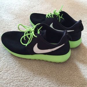 Nike Roshe Run - Green/White Suede