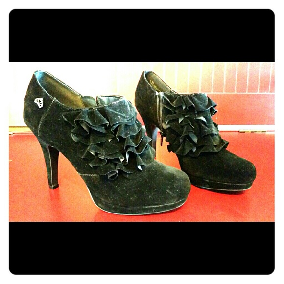Fergalicious black suede bootie