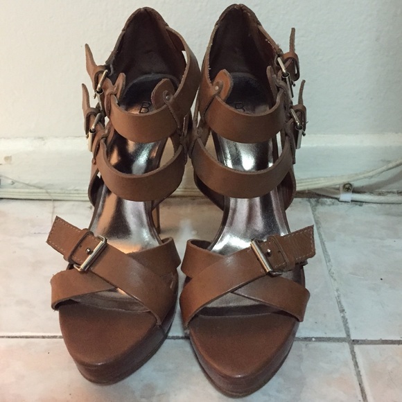 Brown heels - Picture 2 of 4