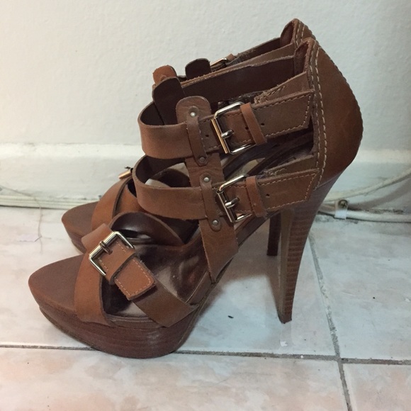 Brown heels - Picture 3 of 4