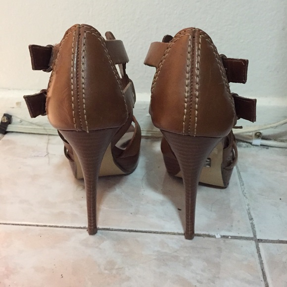 Brown heels - Picture 4 of 4