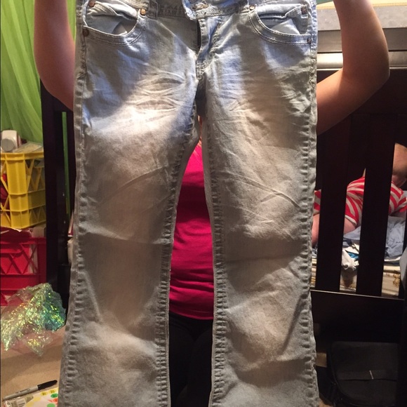 Cute light blue jeans.