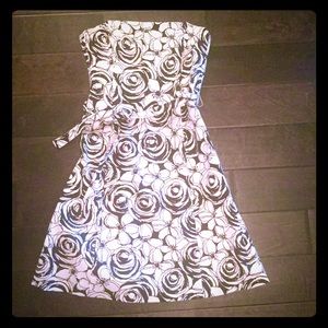 **SALE** WHBM Fit & Flare Dress w B/W Rose Pattern