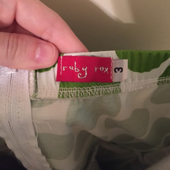 A dress - Picture 2 of 2