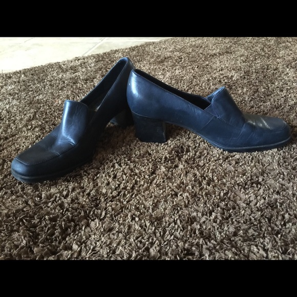 Navy Chucky Heel Dress Shoes