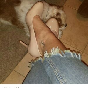 Heals..beautiful nude/pink pumps