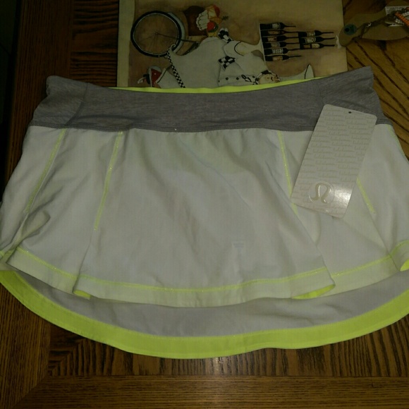 Lululemon presta skirt