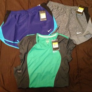 Women's NWT NIKE 🎉BUNDLE🎉
