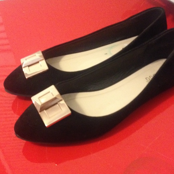 Black pointed suede Bamboo flats - Picture 2 of 3